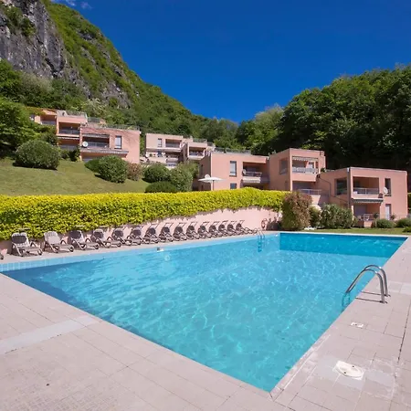 San Siro Sleeps 5 Pool