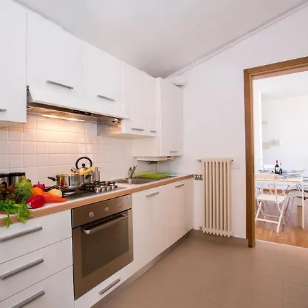 San Siro Sleeps 5 Pool سان سيرو