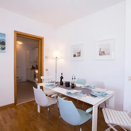 شقة San Siro Sleeps 5 Pool