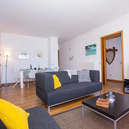 شقة San Siro Sleeps 5 Pool